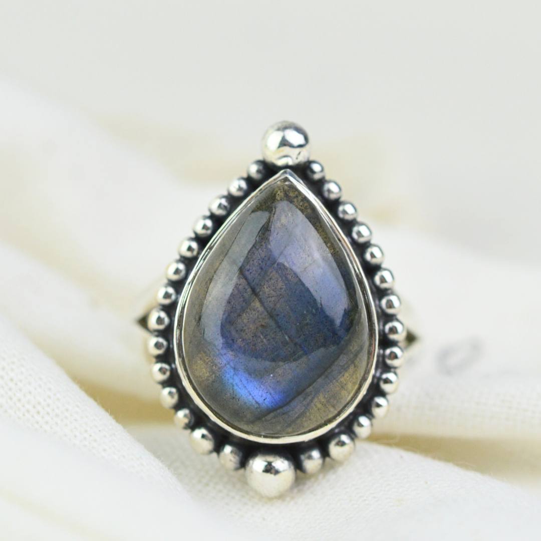 Rings - Luminous Labradorite Ring