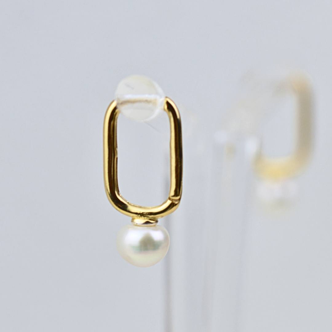 Earrings - Gold Oval Pearl Huggies