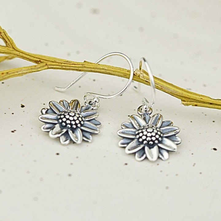 EARRINGS - Silver Daisy Dangles