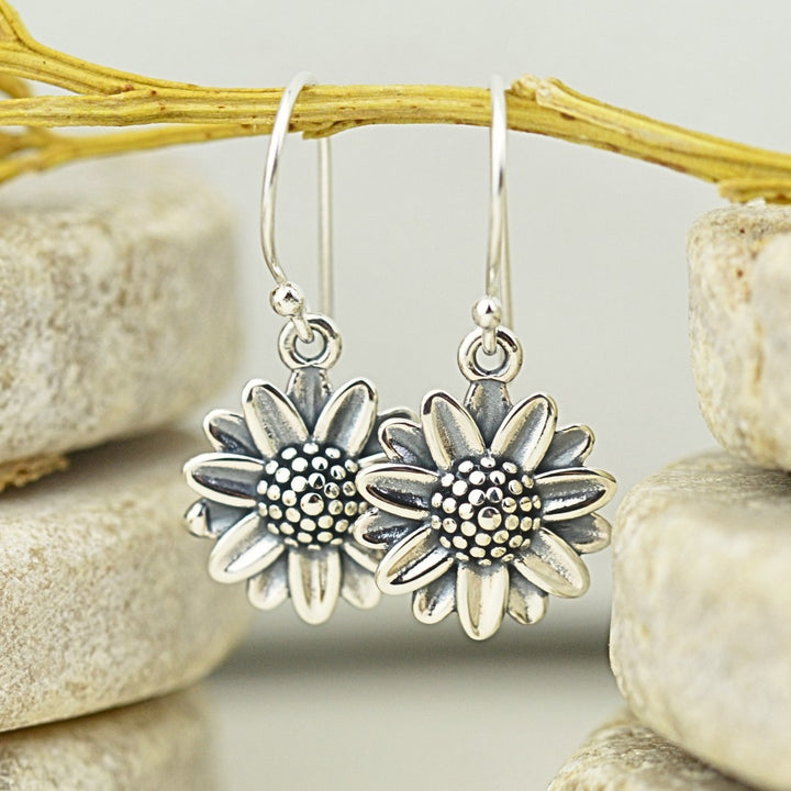 EARRINGS - Silver Daisy Dangles