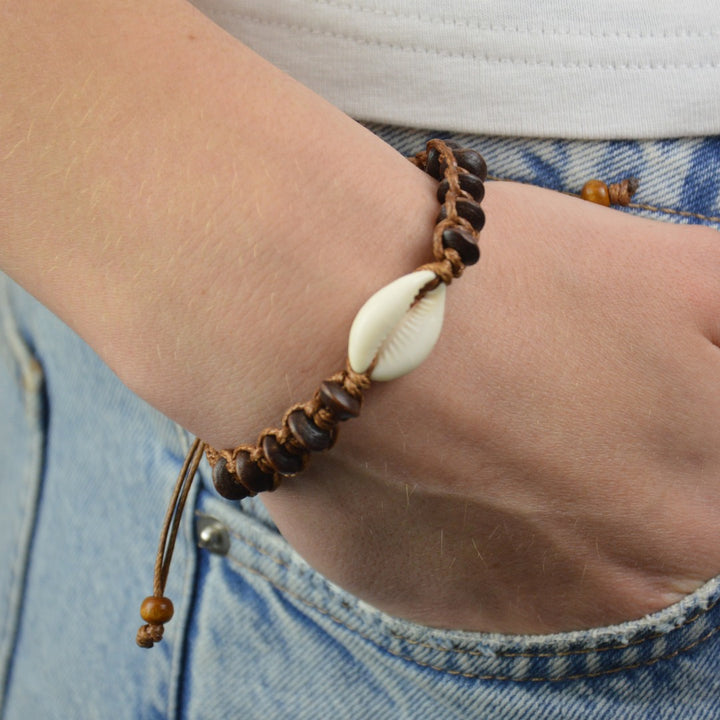 SHORELINE COWRIE BRACELET