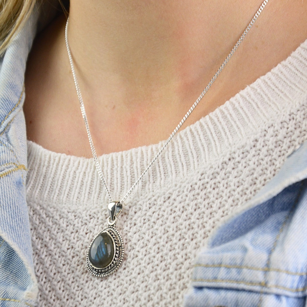 Necklaces - Mystic Labradorite Necklace