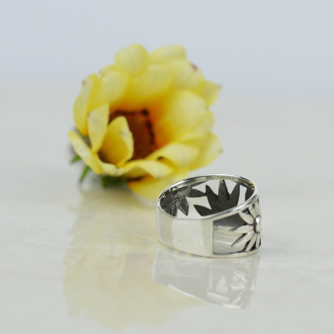 Rings - Flower Power Wide Band Ring