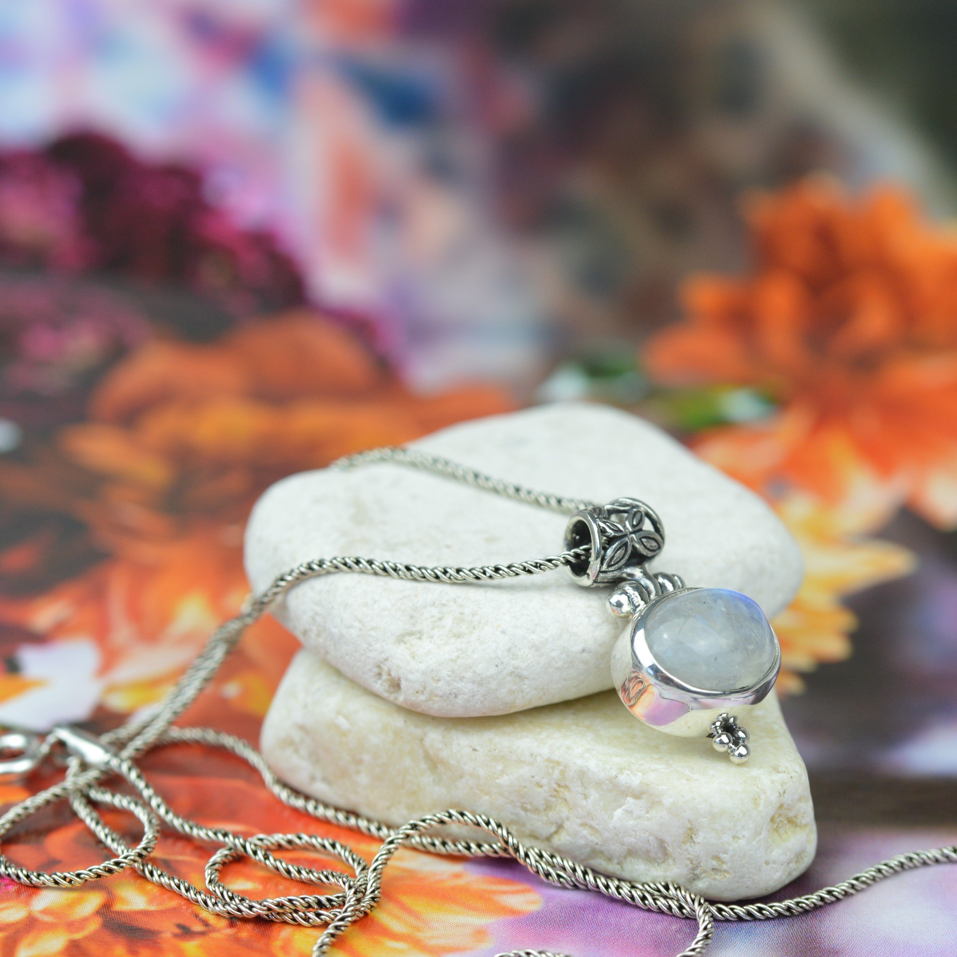 Heart Moonstone Necklace - Natural Stone - Silver Chain - ApolloBox