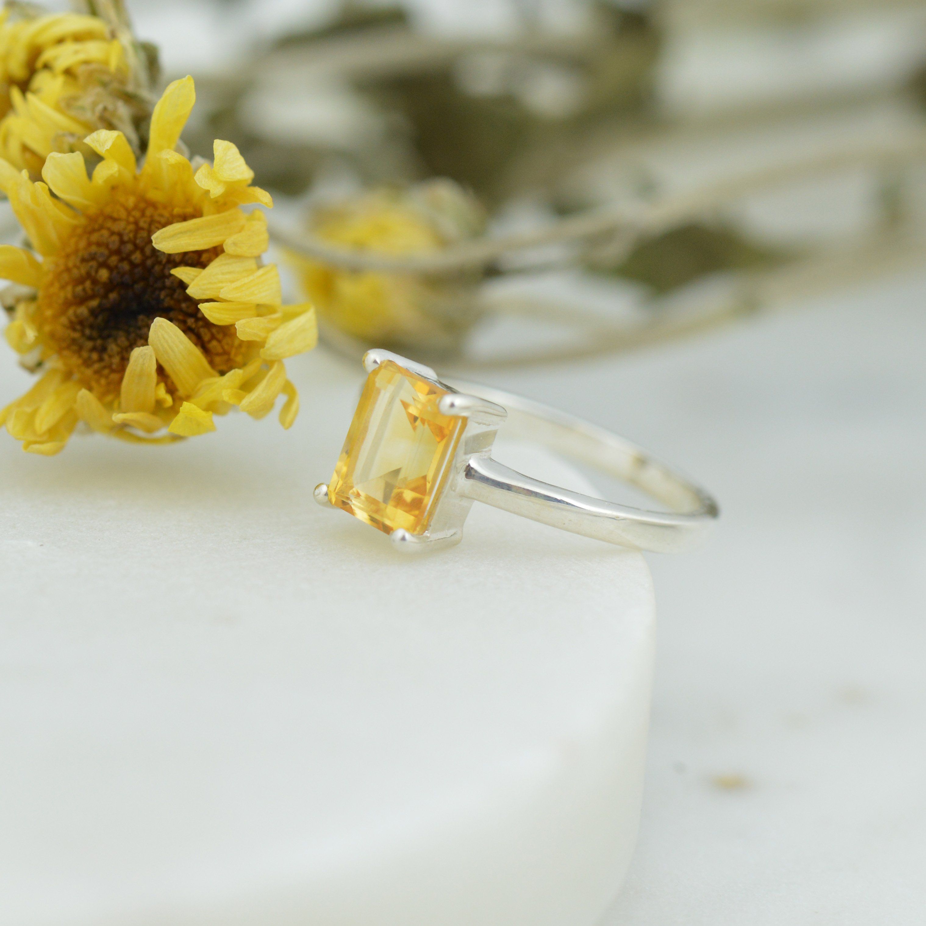 Citrine solitaire deals ring